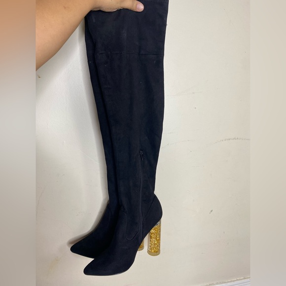 Chic Black Over-the-Knee Boots with Gold Heel - Picture 1 of 3